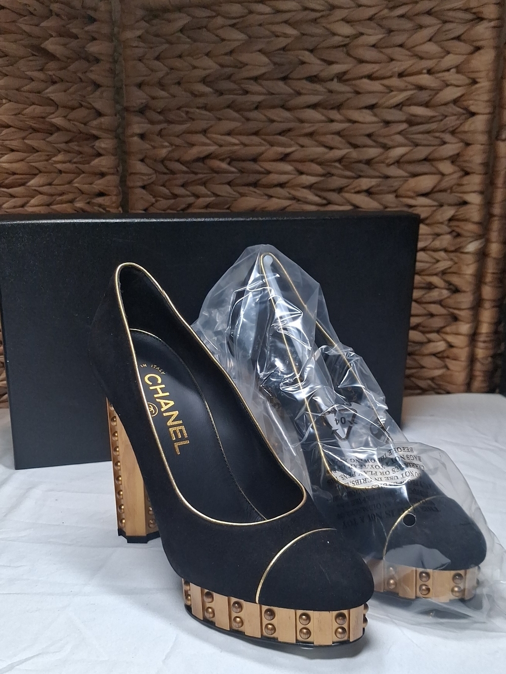 Chanel Black Pumps With Gold Escar Suede
